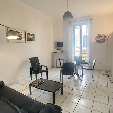 Apartment 2 Pieces Situation Ideal Carre D Or Vue Croisette 5 Min Palais Cannes