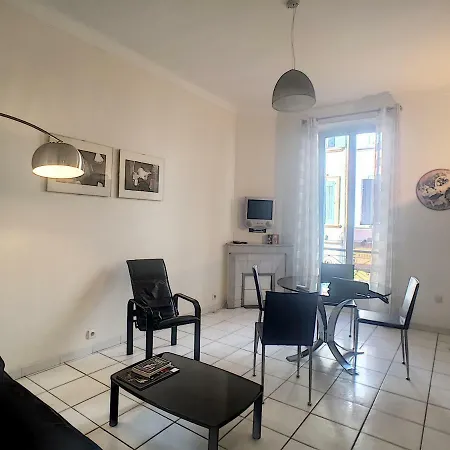 Apartment 2 Pieces Situation Ideal Carre D Or Vue Croisette 5 Min Palais *